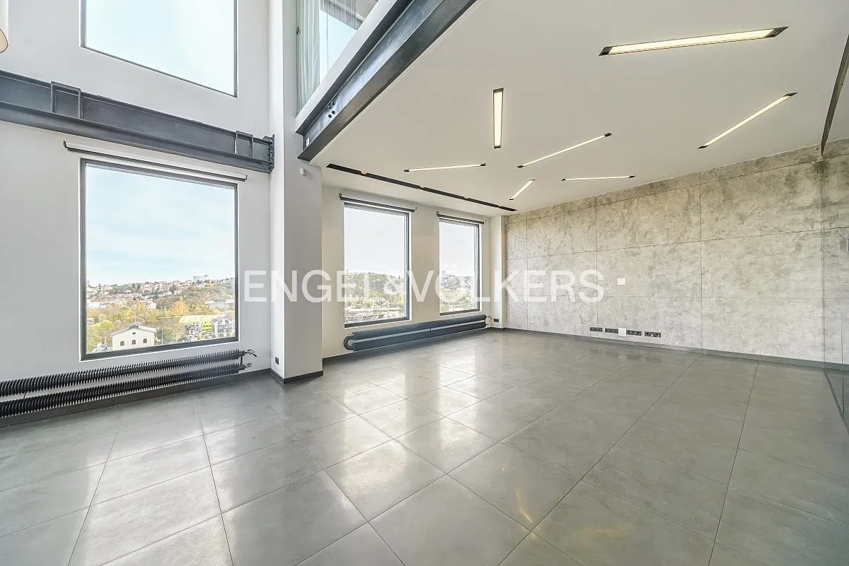 Pronájem bytu 4+kk 421 m²
